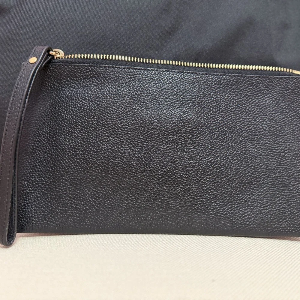 NWOT! Michael Kors Large Pebble Leather Zip Wristlet/Clutch-Black/Gold